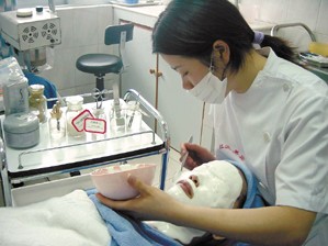 小美容院做纹眉竟得丙肝