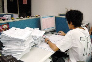 丙肝患者康复出院 圆梦大学